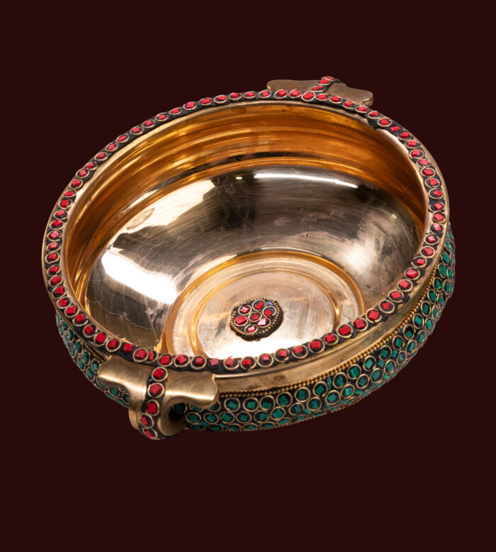 Brass Uruli Stone Work